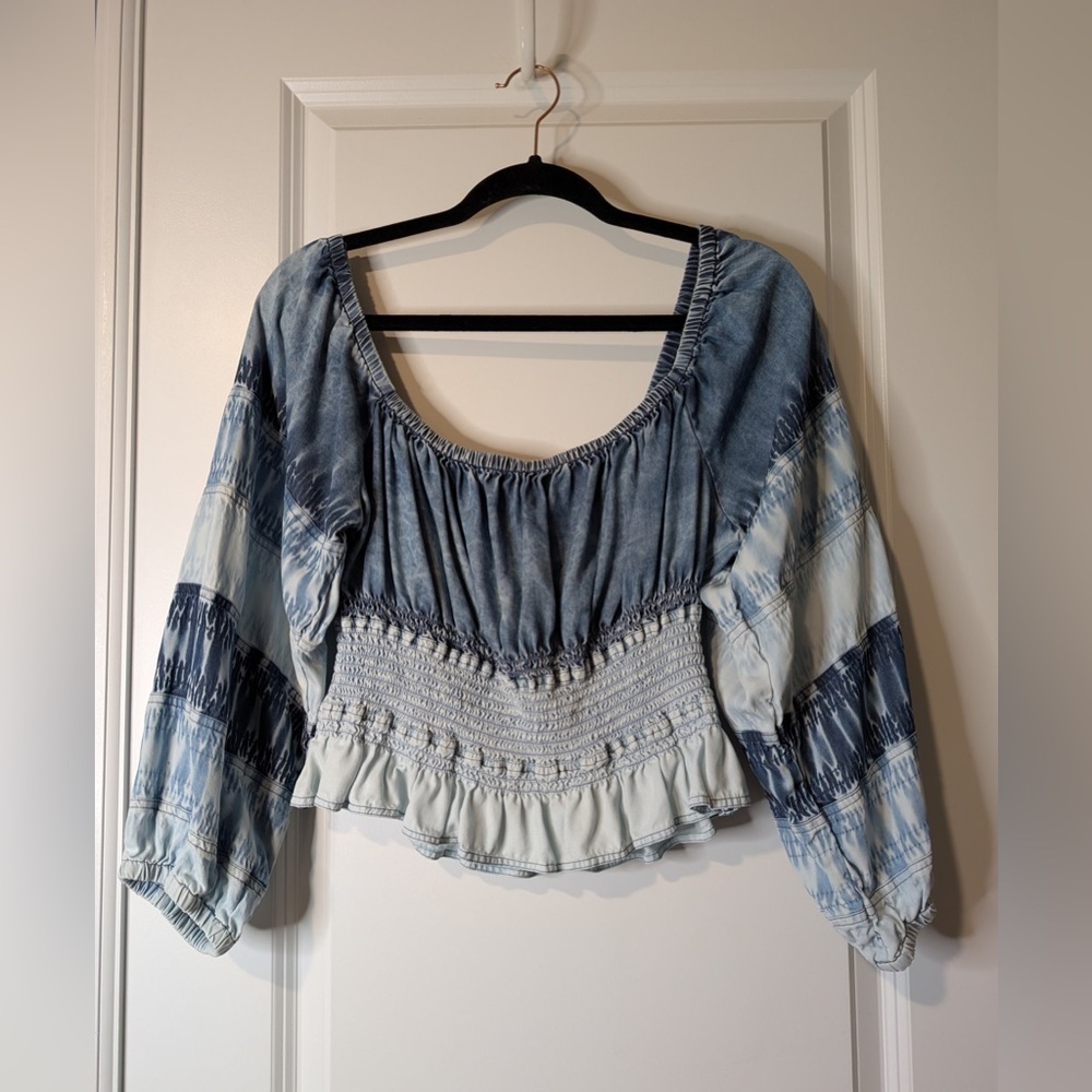 Anthropologie Pilcro Women’s Smocked Chambray Blouse Size Medium